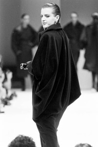 adeIia-Versace Fall 1985 Ready to Wear   (3).jpg