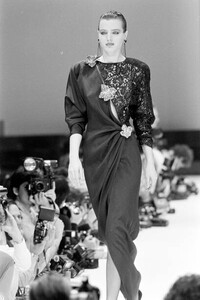 adeIia-Versace Fall 1985 Ready to Wear  (4).jpg