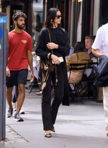 dua-lipa-commands-via-carota-effortless-boho-black-0.jpg
