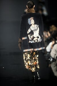 f96ungaro-rtw-05h.jpg