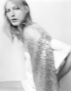 m-le-monde-0322-2019_julia-nobis_by_zoe-ghertner1.jpeg