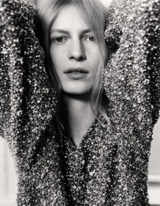 m-le-monde-0322-2019_julia-nobis_by_zoe-ghertner13.jpg