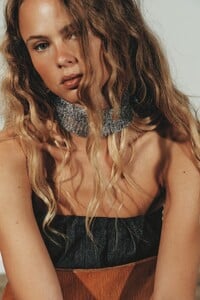 01856311808-p.jpg