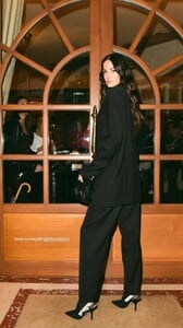 [2025.10.03] sofiaresing_3735219311011725560.jpg