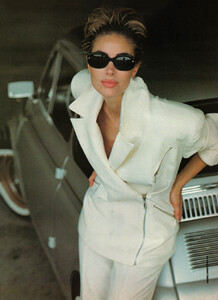 33-ELLEGR-Sept-1991-m.SylvieRenéGuelton-ph.HarrisChristopoulos.jpg