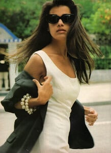 36-ELLEGR-Apr-1990-m.CatherineKing-ph.TakisDiamantopoulos.jpg