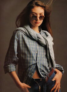 42-ELLEGR-Apr-1990-m.JuliaJason-ph.C.Coutayar.jpg