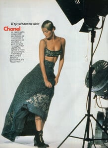 59-ELLEGR-Dec-1993-m.NadjaAuermannHelenaChristensenYasmeenGhauriHeatherStewart-Whyte-ph.ChicoBialas.jpg