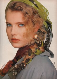 64-ELLEGR-Apr-1990-m.MonicaBellucciAnnaOstbergGrethaCavazzoni-ph.OlivieroToscani.jpg