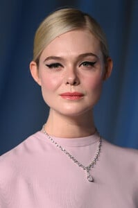 652840011_hqcelebcorner-net_08.jpg