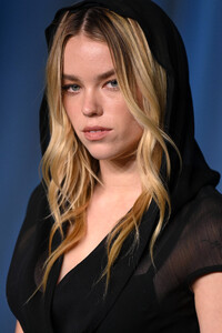 652963683_hqcelebcorner-net_06.jpg