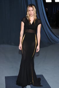 652963689_hqcelebcorner-net_07.jpg
