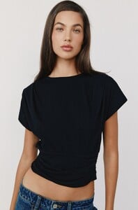 80acc6e5-1010-4b52-9d1a-3b54842cd8f2.jpg