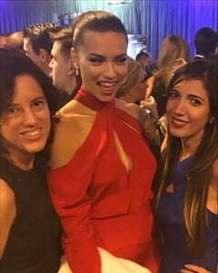 Archival @adrianalima at White House Correspondents Dinner 2016. #victoriassecret angels are SO .jpg