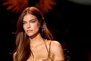 Barbara Palvin Victoria' Secret Fashion Show New York_October 15, 2025 (17).jpg