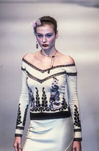 Blumarine 1998 Women RTW 153.jpg