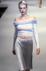 Blumarine 1998 Women RTW 82.jpg