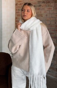BriegeD - WFox - Clarissa Low Rise Wide Leg Jeans Off White Luna Scarf White White 26.8.25 02_Dd30719e 5c4e 4bc6 A214 Fcce172eda70_1024x1024@2x.Progressive.jpg