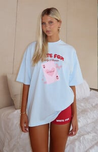 BriegeD - WFox - Lucky Thirteen Kalena Oversized Tee Blue Lucky Thirteen Charise Booty Shorts Red.5.08.25.03_51244366 E177 4bb8 818e 62197b40ed27_1024x1024@2x.Progressive.jpg
