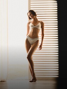 Calvin-Klein-Underwear-Summer-2025-Campaign02-768x1023.jpg