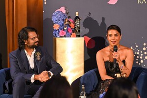 Johnnie_Walker_Blue_Hosts_Evening_Celebration_With_Designer___Collaborator_Rahul_Mishra_-_Bl_281729.jpg