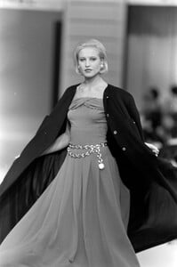 NitaSalovaara_ChanelFW1985_02.jpg