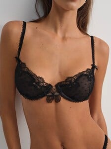 Papillon_Underwire_Bra_Black_On_Model_1.jpg