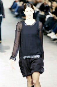 StephanieSeymour_HelmutLangFW2000_07.jpg