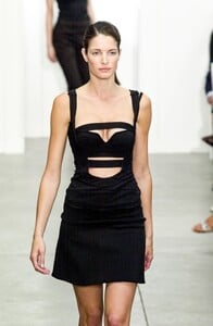 StephanieSeymour_HelmutLangSS2001_01.jpg