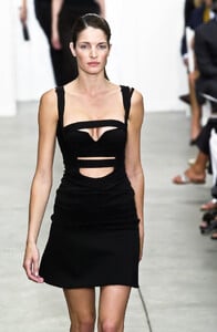 StephanieSeymour_HelmutLangSS2001_02.jpg