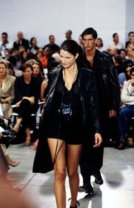 StephanieSeymour_HelmutLangSS2001_14.jpg