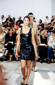 StephanieSeymour_HelmutLangSS2001_20.jpg