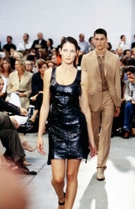 StephanieSeymour_HelmutLangSS2001_22.jpg