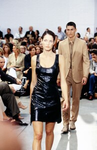 StephanieSeymour_HelmutLangSS2001_23.jpg