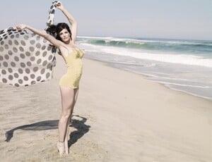 StephanieSeymour_JanieIsaia2008_05.jpg