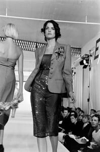 StephanieSeymour_MarcJacobsSS1995_02.jpg