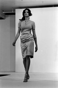 StephanieSeymour_MarcJacobsSS1995_07.jpg