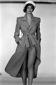 StephanieSeymour_MarcJacobsSS1995_19.jpg