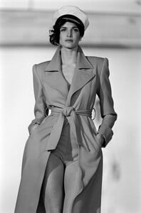 StephanieSeymour_MarcJacobsSS1995_23.jpg
