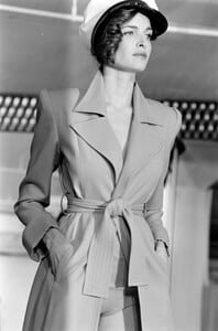 StephanieSeymour_MarcJacobsSS1995_27.jpg