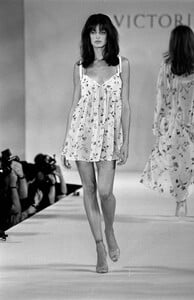 StephanieSeymour_Victoria'sSecret1996_03.jpg