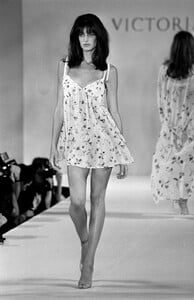 StephanieSeymour_Victoria'sSecret1996_04.jpg