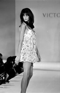 StephanieSeymour_Victoria'sSecret1996_05.jpg