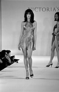 StephanieSeymour_Victoria'sSecret1996_10.jpg