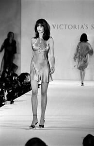 StephanieSeymour_Victoria'sSecret1996_12.jpg