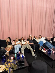 THAT WAS SO MUCH FUN____ thank you _victoriassecret for having me 🪽💕 it means to much to me that I get to represent the curvy girls on your runway(JP_2.jpg