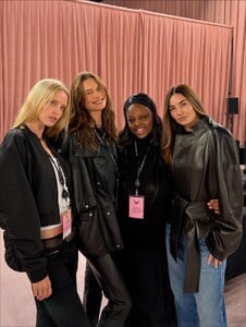 Truly the most unforgettable day and an ultimate dream come true 💕 Thank you to the entire team for making it so magical ✨ my first VS show and with t_9.jpg