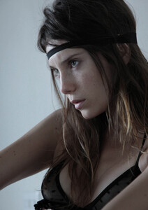Unknown_PhotoShoot_1_3.jpg
