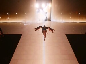 VICTORIA_S SECRET FASHION SHOW 2025___victoriassecret__adamselman__bureaubetak__carlynecerfdedudzeele __jawaraw __patmcgrathreal __piergiorgio __benjib__ja_1.jpg