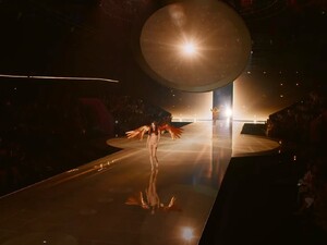 VICTORIA_S SECRET FASHION SHOW 2025___victoriassecret__adamselman__bureaubetak__carlynecerfdedudzeele __jawaraw __patmcgrathreal __piergiorgio __benjib__jam(.jpg